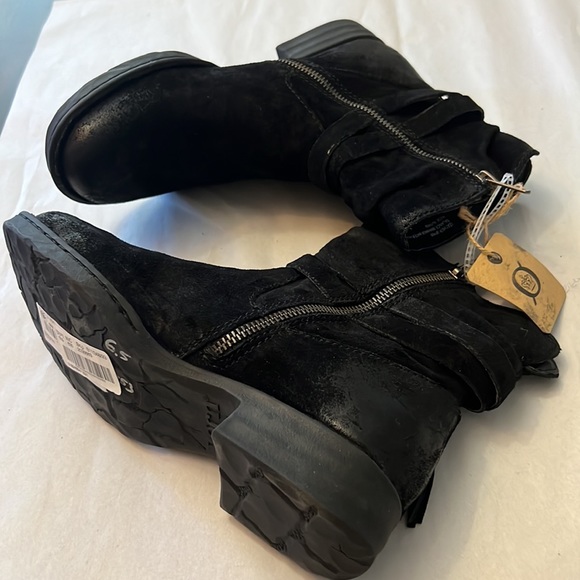 Born Kenya Bootie In Black Distressed - Picture 9 of 14